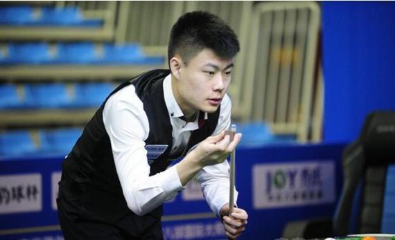 足球评论家 足球评论家