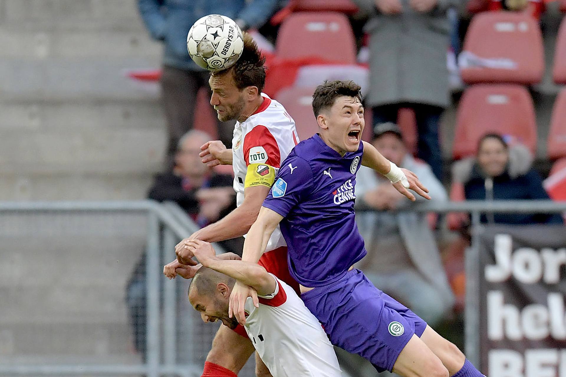 自三年前因 自三年前因